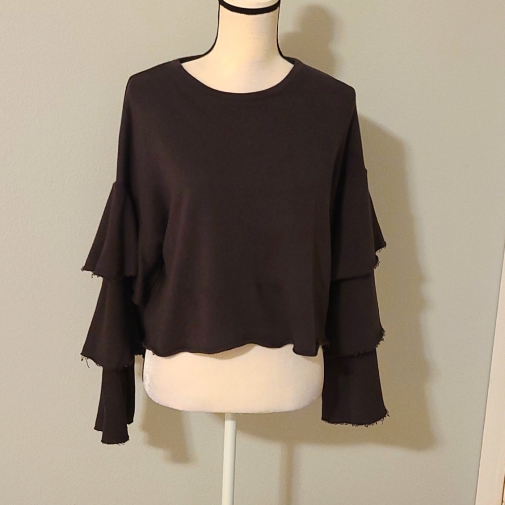 Chole & Katie crop ruffle bell sleeve sweatshirt